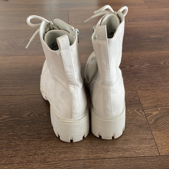 Mia anatomic contoured footbed for sale. Shipping price varies. - Picture 3 of 4